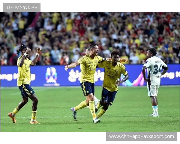 利雅得胜利定位球进攻，C罗抢到最佳落点