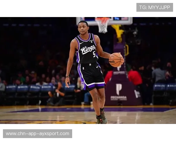 福克斯突破造点,国王末节稳住优势